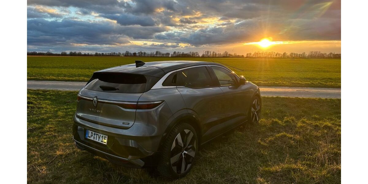 Renault Megane E-TECH 19.400 km 23.800 &euro; Erwitte 59597