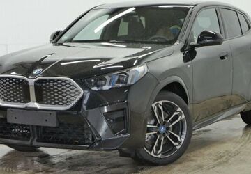 BMW iX2 15.900 km 51.220 &euro; Paderborn 33100