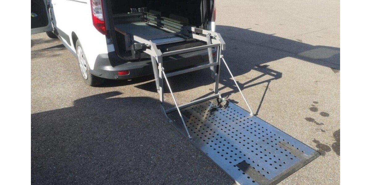 Ford Tourneo Connect 39.438 km 20.400 &euro; Uffenheim / Bayern 