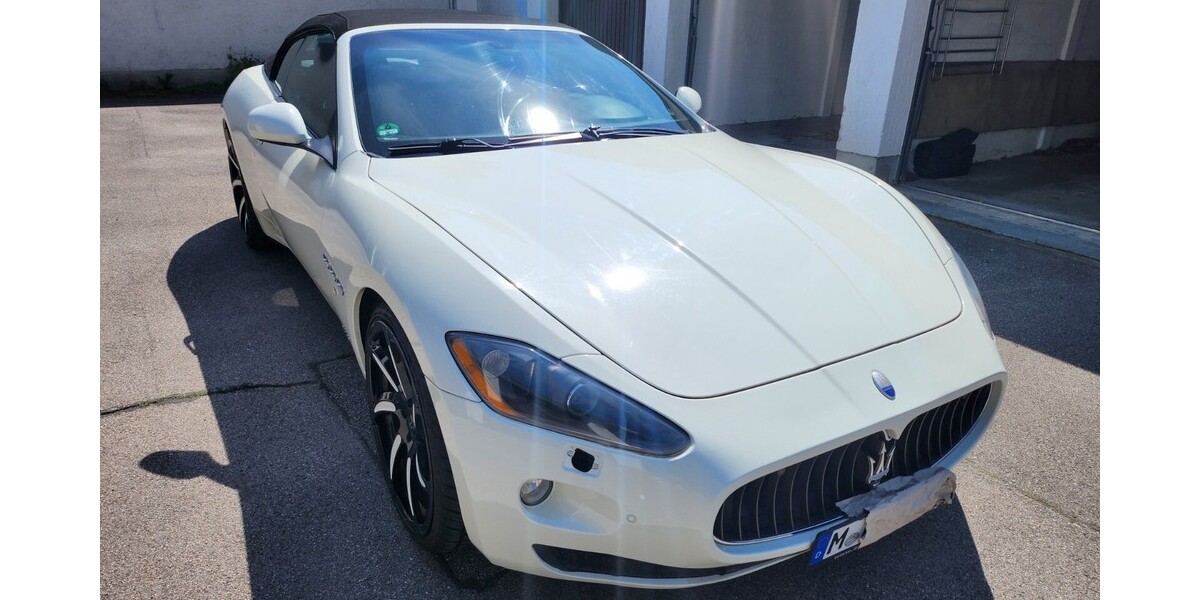 Maserati GranCabrio 88.000 km 33.999 &euro; München 80313