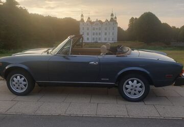 Fiat 124 Spider 158.000 km 15.700 &euro; Braak 22145