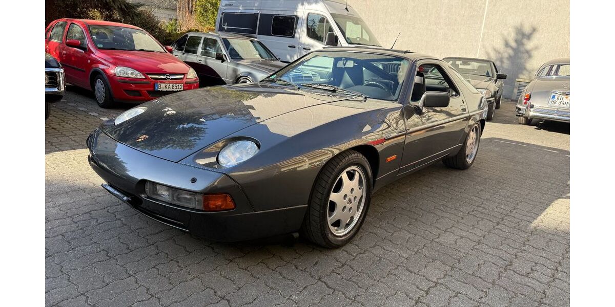 Porsche 928 223.299 km 25.999 &euro; Berlin 10629