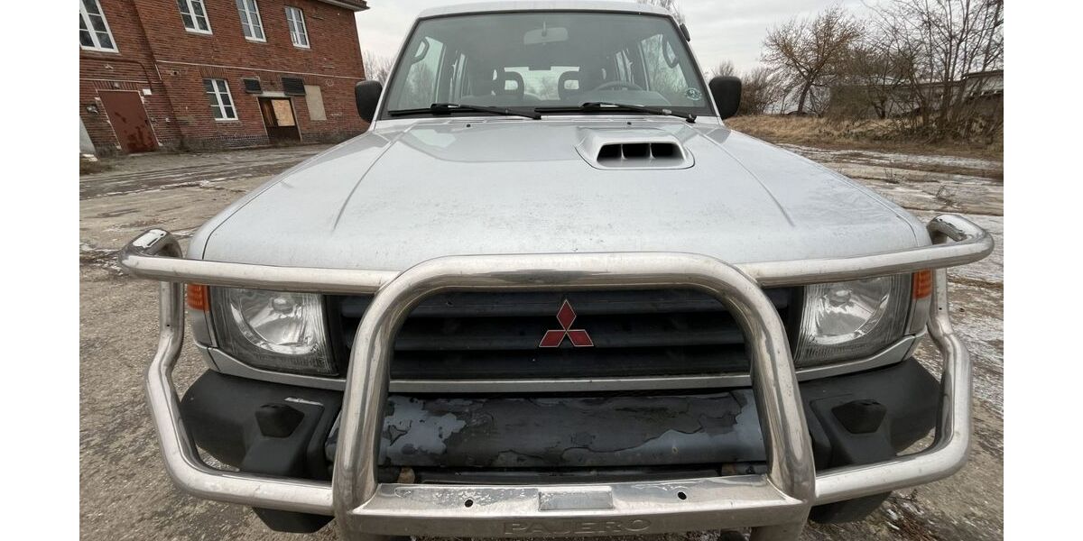 Mitsubishi Pajero 302.000 km 3.500 &euro; Frankfurt/Oder 15234