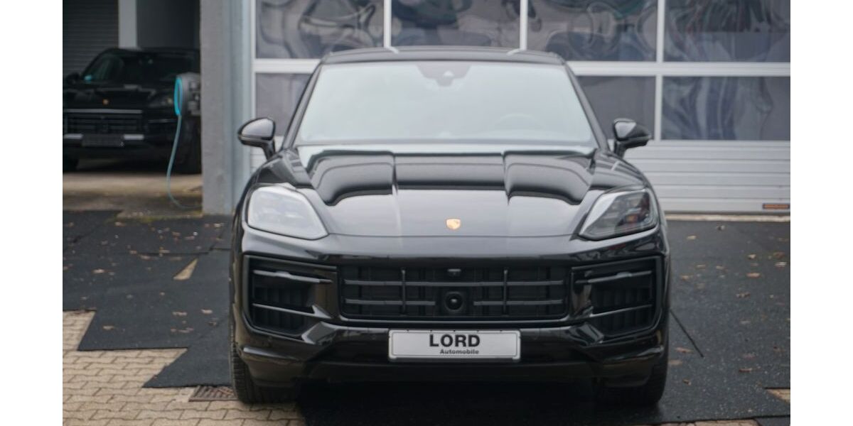 Porsche Cayenne 9.900 km 104.890 &euro; Stuttgart 70499
