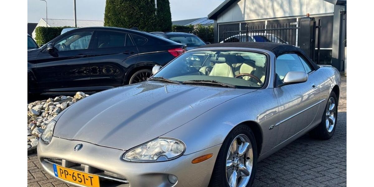 Jaguar XK8 87.349 km 11.950 &euro; Ruinerwold 