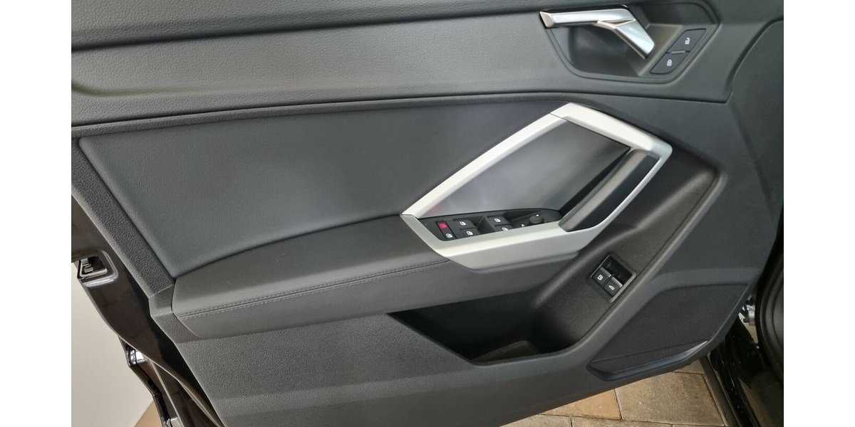 Audi Q3 45 TFSI e Sportback LED ACC Navi VIC Leder 84.900 km 29.850 &euro; Garrel 49681