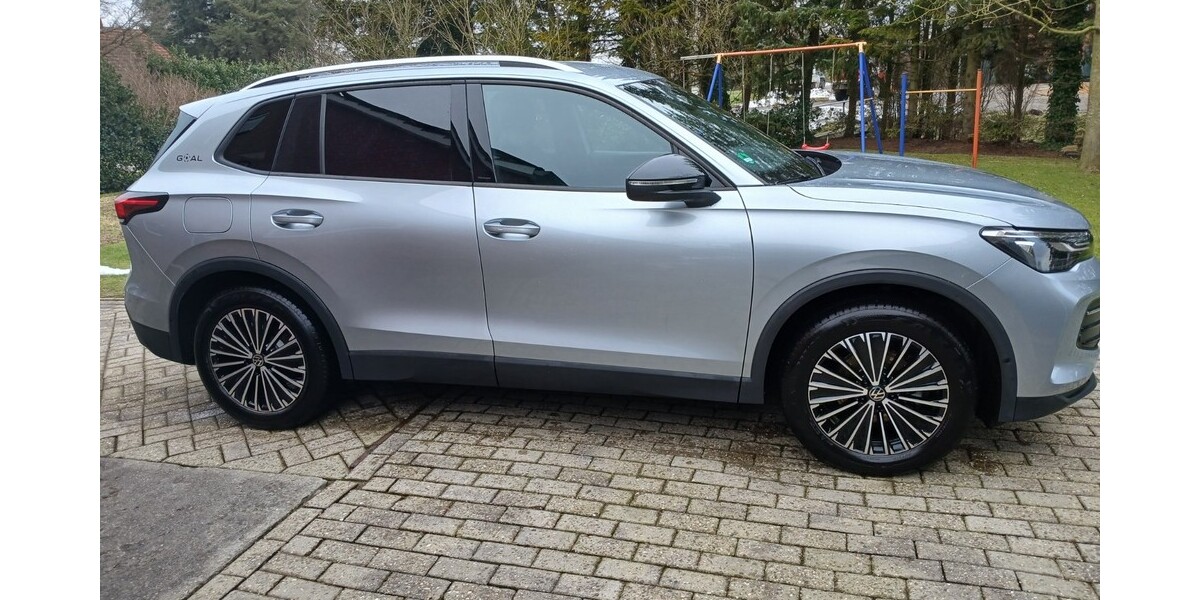 VW Tiguan 22.500 km 32.500 &euro; uplengen 26670