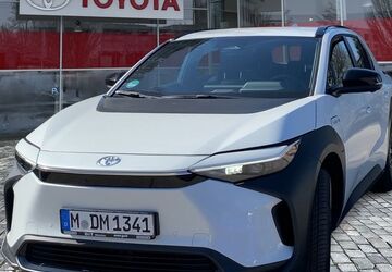 Toyota bZ4X 4.390 km 34.490 &euro; München 80687