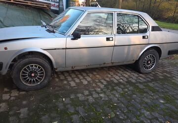 Alfa Romeo Alfetta 61.100 km 2.400 &euro; Flammersfeld 57632