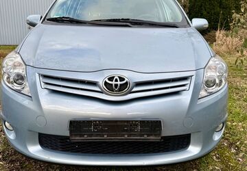 Toyota Auris 107.829 km 6.500 &euro; Halle 06132