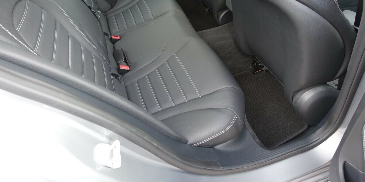 Mercedes-Benz C 250 Lim. 4Matic BlueTEC / d Distr. LED Burmester 175.800 km 19.950 &euro; Neumarkt/OPf 92318