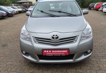 Toyota Verso 213.189 km 5.999 &euro; Geestland 27607