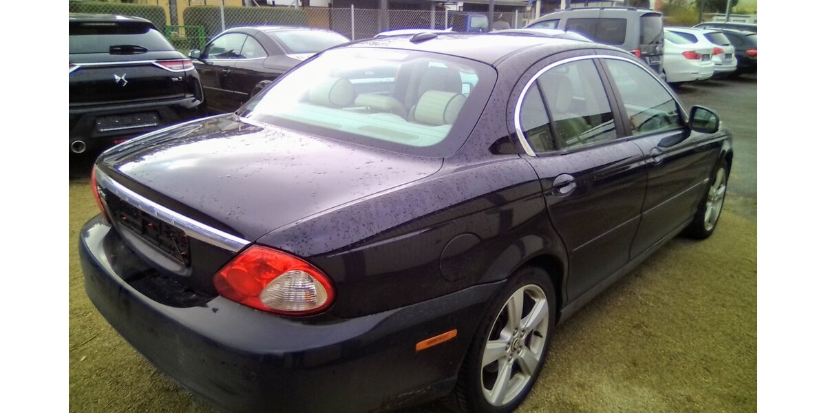 Jaguar X-Type 221.000 km 3.890 &euro; Konz 54329