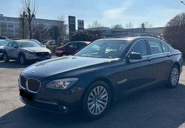 BMW 740 251.810 km 12.499 &euro; Regensburg 93055