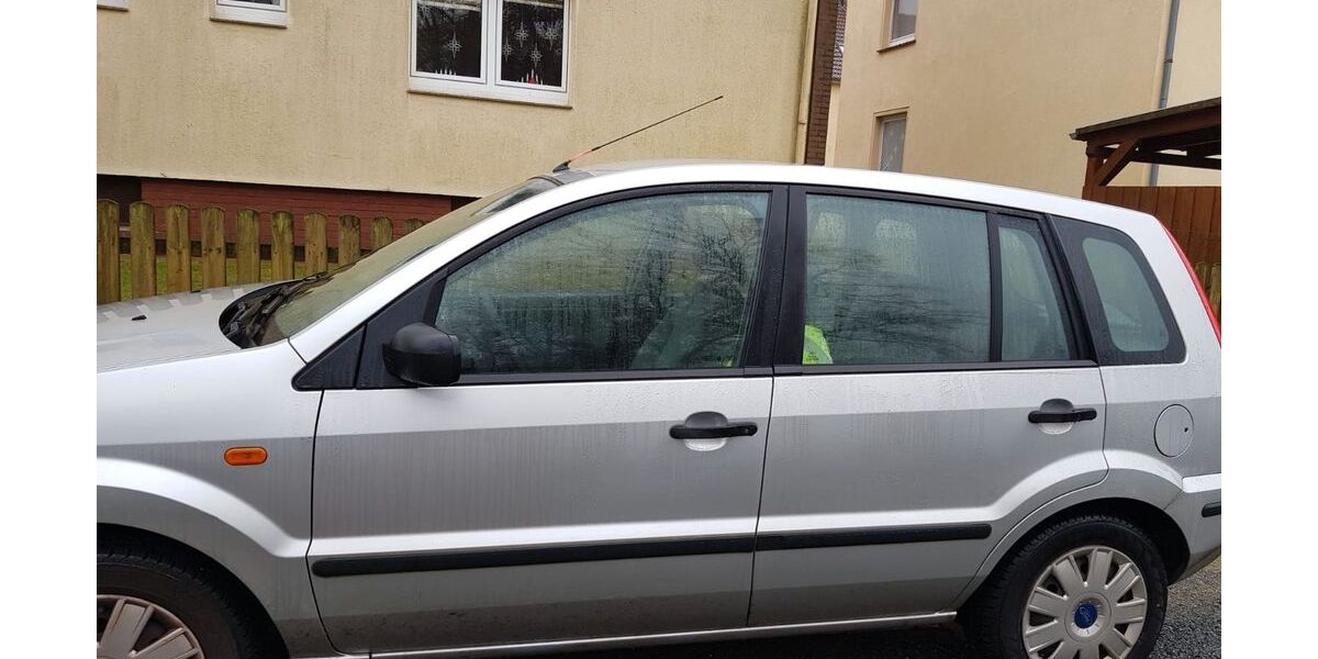 Ford Fusion 239.000 km 1.790 &euro; Goch 47574