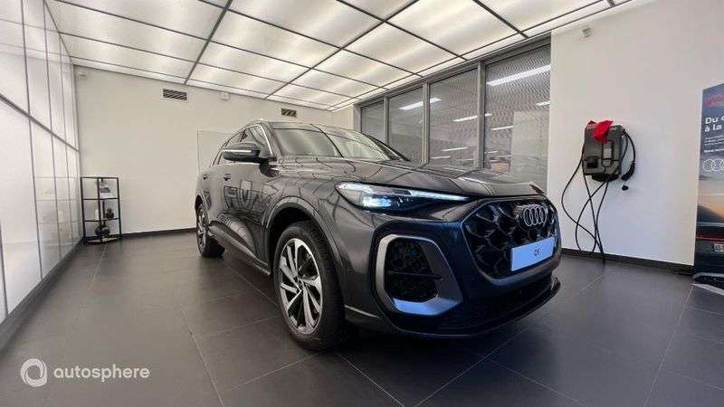 Audi Q5 2.0 e-hybrid 299ch S line quattro S tronic 7 5.000 km 73.999 &euro; Champniers 16430
