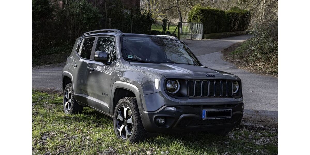 Jeep Renegade 61.000 km 21.599 &euro; Krefeld 47802