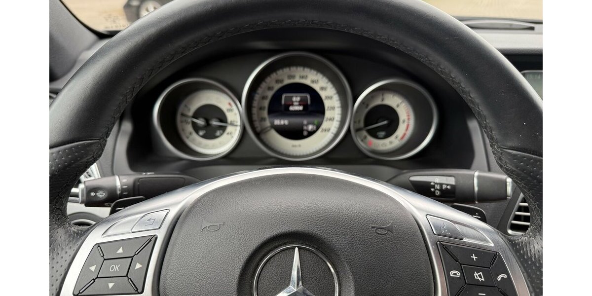 Mercedes-Benz E 350 Cabrio Bluetec AMG Paket Mod 2014 62.000 km 26.500 &euro; Schorndorf 73614