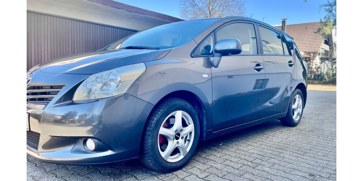 Toyota Verso 106.000 km 8.900 &euro; Denzlingen 79211