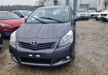 Toyota Verso 228.000 km 2.900 &euro; Frankfurt am Main 60487