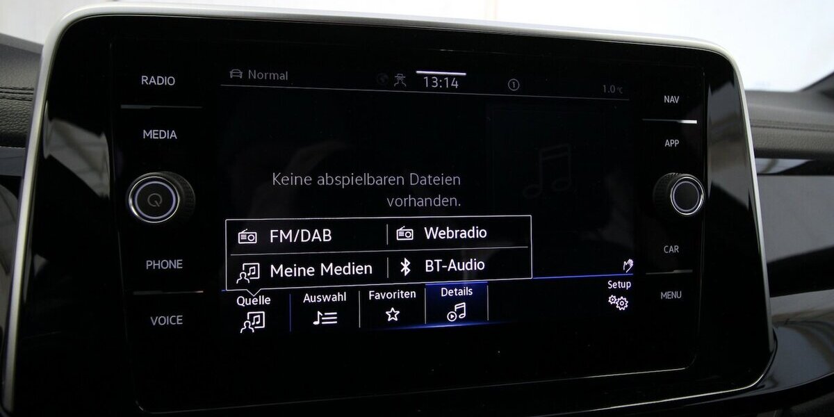 VW T-Roc TSI R-Line LED+ACC+SITZHEIZUNG 24.085 km 24.900 &euro; Hagenow 19230