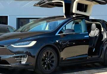 Tesla Model X 130.499 km 43.750 &euro; Emsbüren 48488