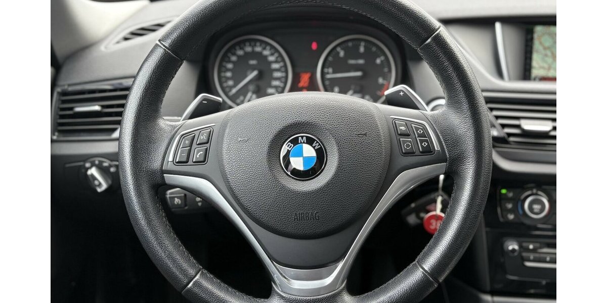 BMW X1 20d xDrive BI-XENON/TEMPOMAT/NAVI/PDC/SHZ/DAB 79.104 km 16.900 &euro; Villingen-Schwenningen 78054