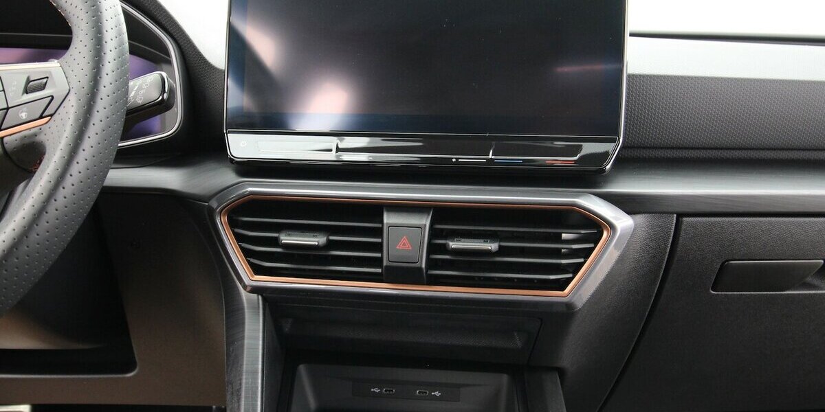 Cupra Leon Sportstourer e-HYBRID 6-DSG NAVI+LED+KAMERA 8.168 km 27.990 &euro; Hagenow 19230