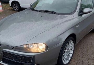 Alfa Romeo 147 50.120 km 2.550 &euro; Salzgitter 38239