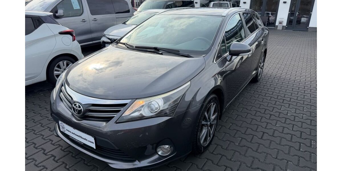 Toyota Avensis 284.200 km 4.990 &euro; Köln 51065