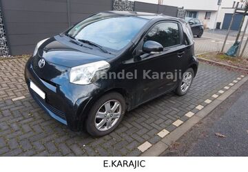 Toyota IQ 180.500 km 2.650 &euro; ESCHWEILER - KINZWEILER 52249