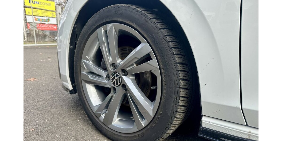 VW Golf Variant R-Line Navi Winterpaket 85.883 km 18.900 &euro; Mainz 55122