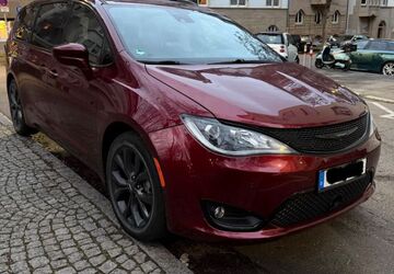 Chrysler Pacifica 46.000 km 29.999 &euro; Stuttgart 70190