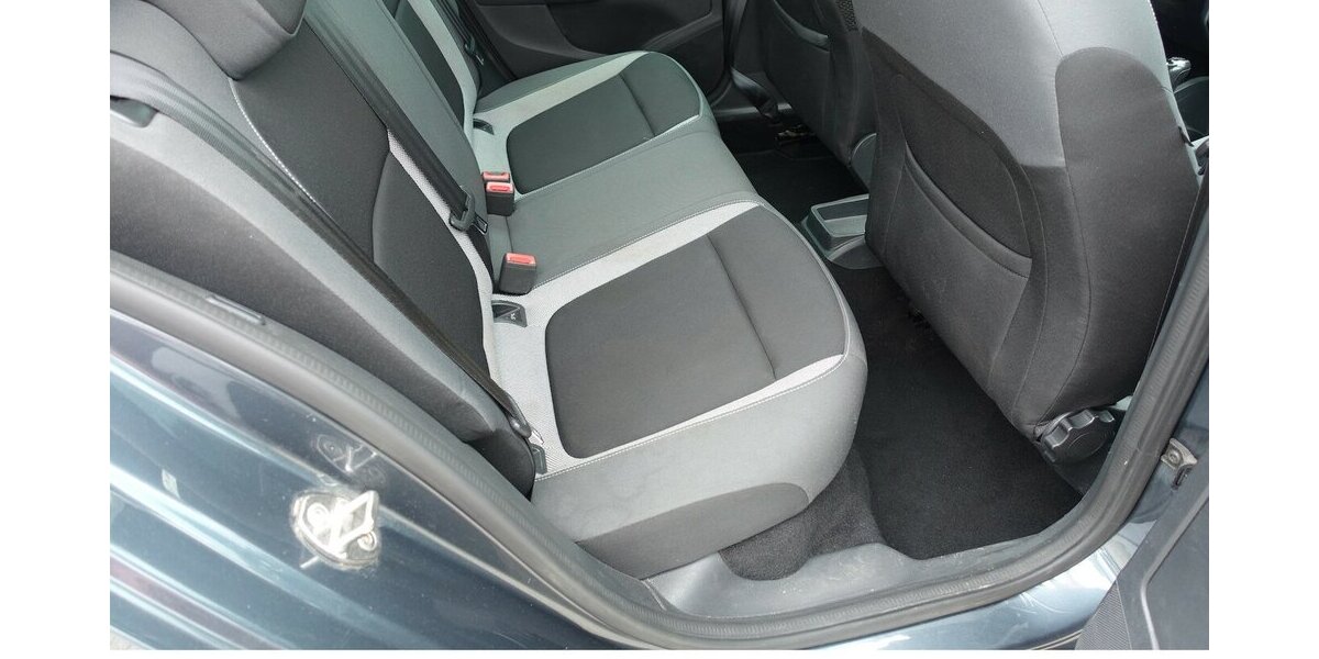 Skoda Fabia Ambition Klimatronik PDC Sitzheizung 120.800 km 6.950 &euro; Neumarkt/OPf 92318