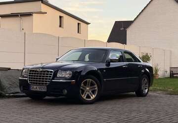 Chrysler 300C 140.000 km 7.000 &euro; Petersberg 06193