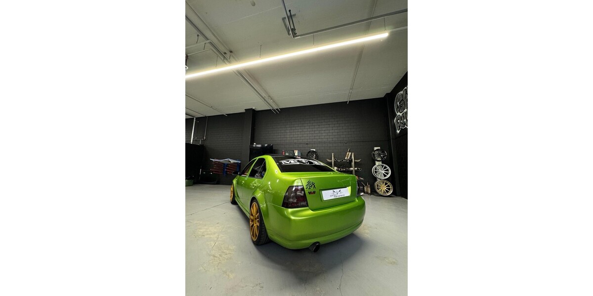 VW Bora 177.000 km 8.000 &euro; Engi 