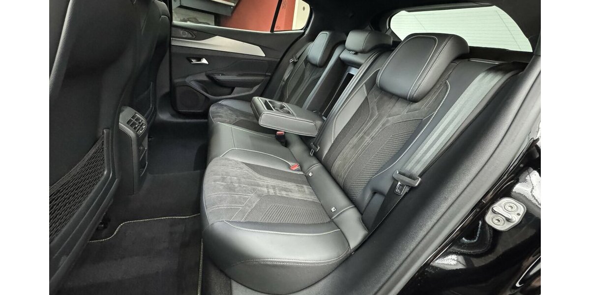 Peugeot 408 GT 225 Plug in Hybrid Massage 360° Cam 34.882 km 27.970 &euro; Lich 35423
