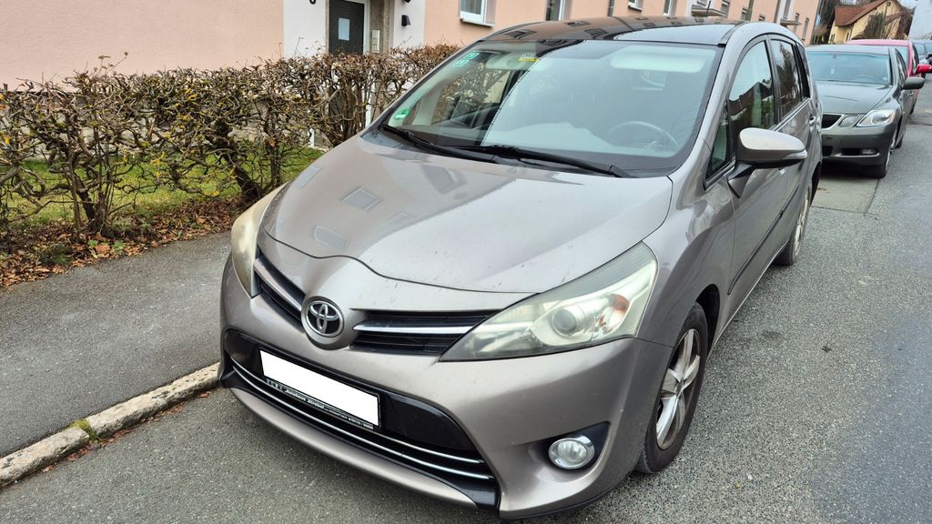 Toyota Verso 125.000 km 7.990 &euro; Münchberg 95213