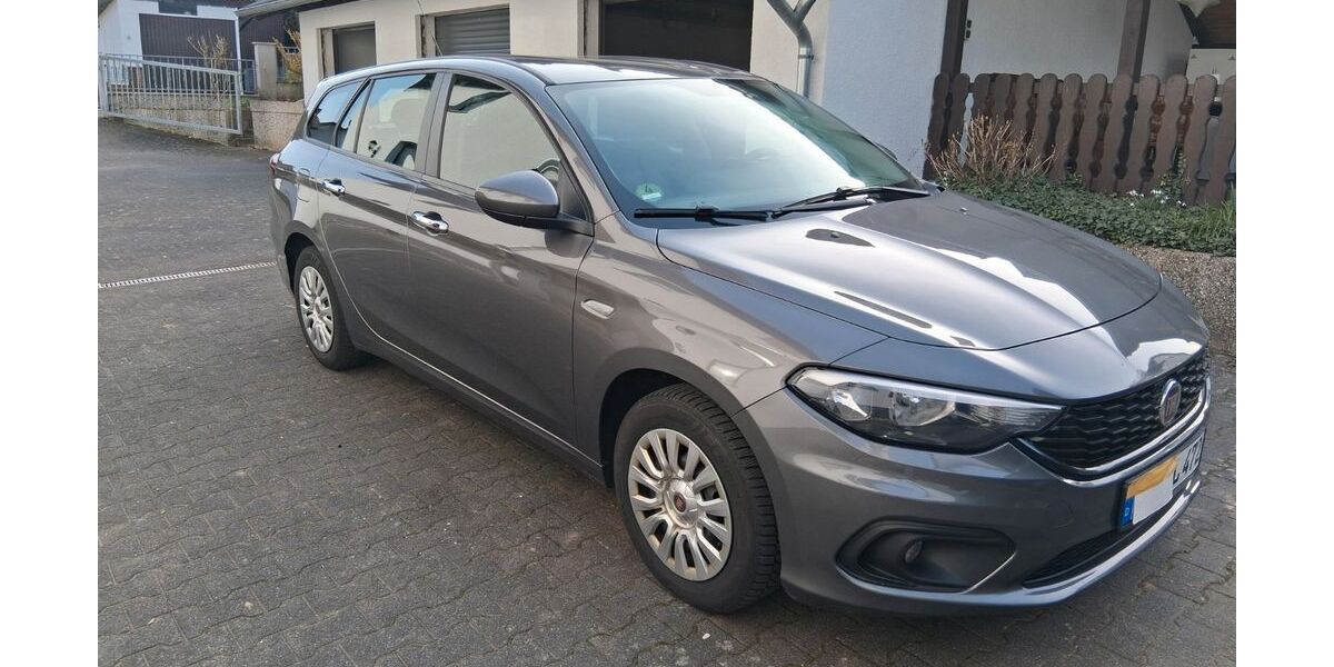 Fiat Tipo 88.000 km 8.400 &euro; Bad Camberg 65520