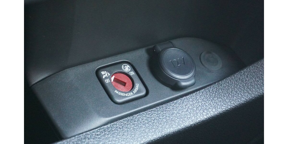 Fiat E-Scudo Multicab L3 75 kW/h / 5-Sitzer 8.712 km 39.972 &euro; Münchenbernsdorf 07589