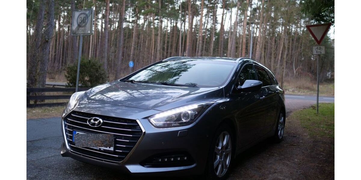Hyundai i40 172.000 km 8.900 &euro; Winsen(Aller) 29308
