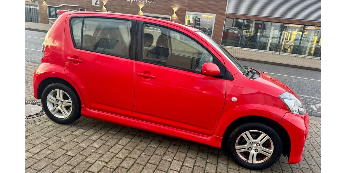 Daihatsu Sirion 173.000 km 2.490 &euro; Worms 67551