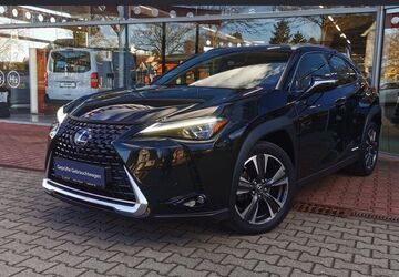 Lexus UX 40.025 km 28.490 &euro; Berlin 13403