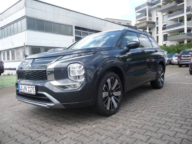 Mitsubishi Outlander 2.700 km 56.230 &euro; Remseck 71686