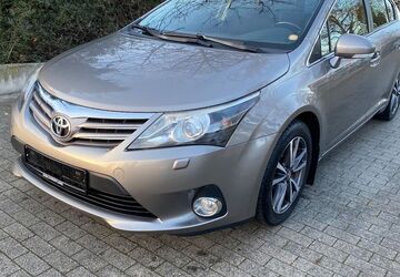 Toyota Avensis 222.937 km 7.590 &euro; Berlin 13581