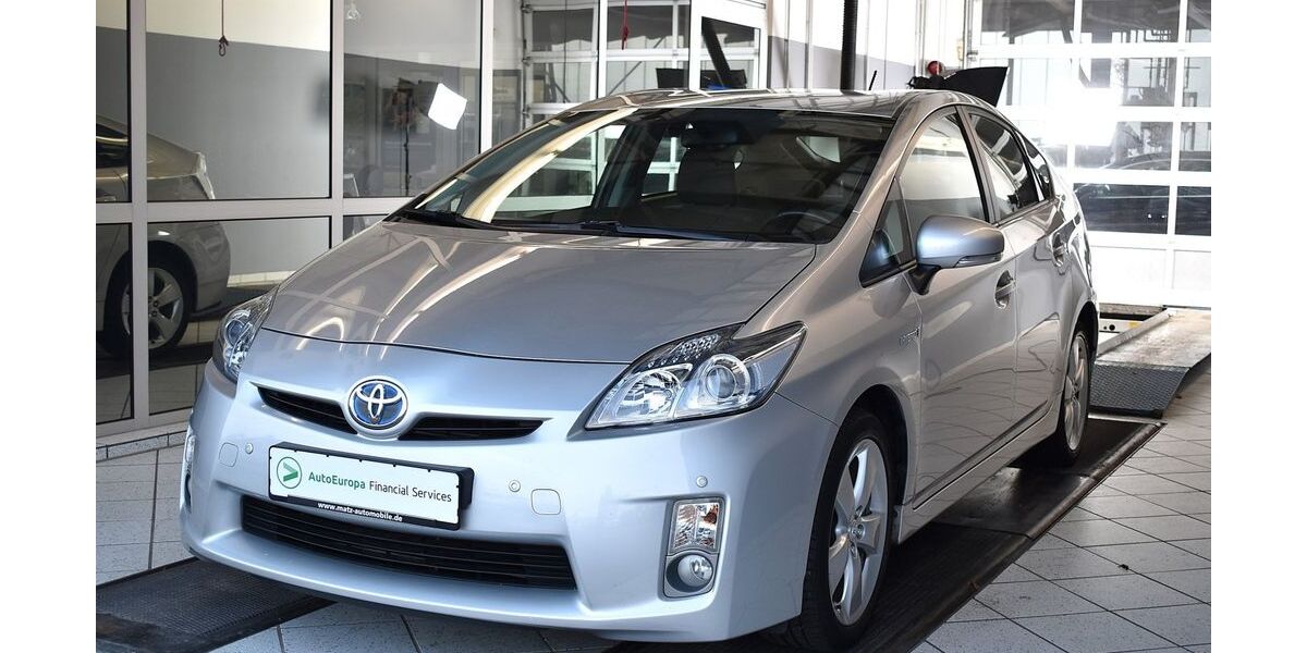 Toyota Prius 152.610 km 9.650 &euro; Bad Friedrichshall 74177
