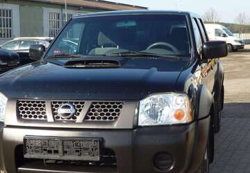 Nissan Pick Up 142.000 km 12.900 &euro; Neuzelle 15898