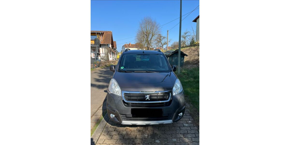 Peugeot Partner Tepee 187.000 km 7.900 &euro; Losheim am See 66679