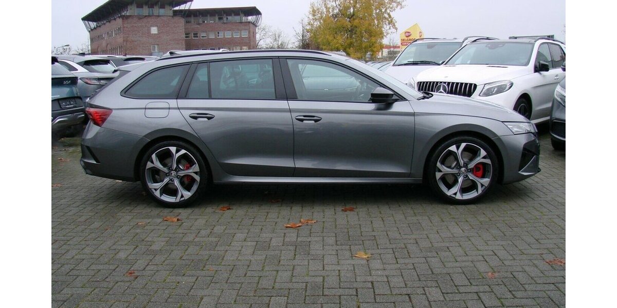 Skoda Octavia RS 2.0TSi AHK ACC LED Kamera 4.466 km 37.980 &euro; Falkensee 14612