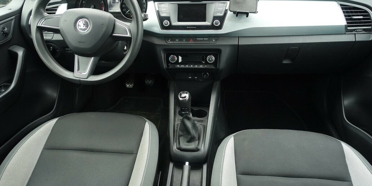 Skoda Fabia Ambition Klimatronik PDC Sitzheizung 120.800 km 6.950 &euro; Neumarkt/OPf 92318